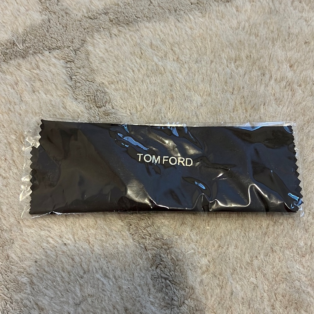 TOM FORD Glasses wipe
